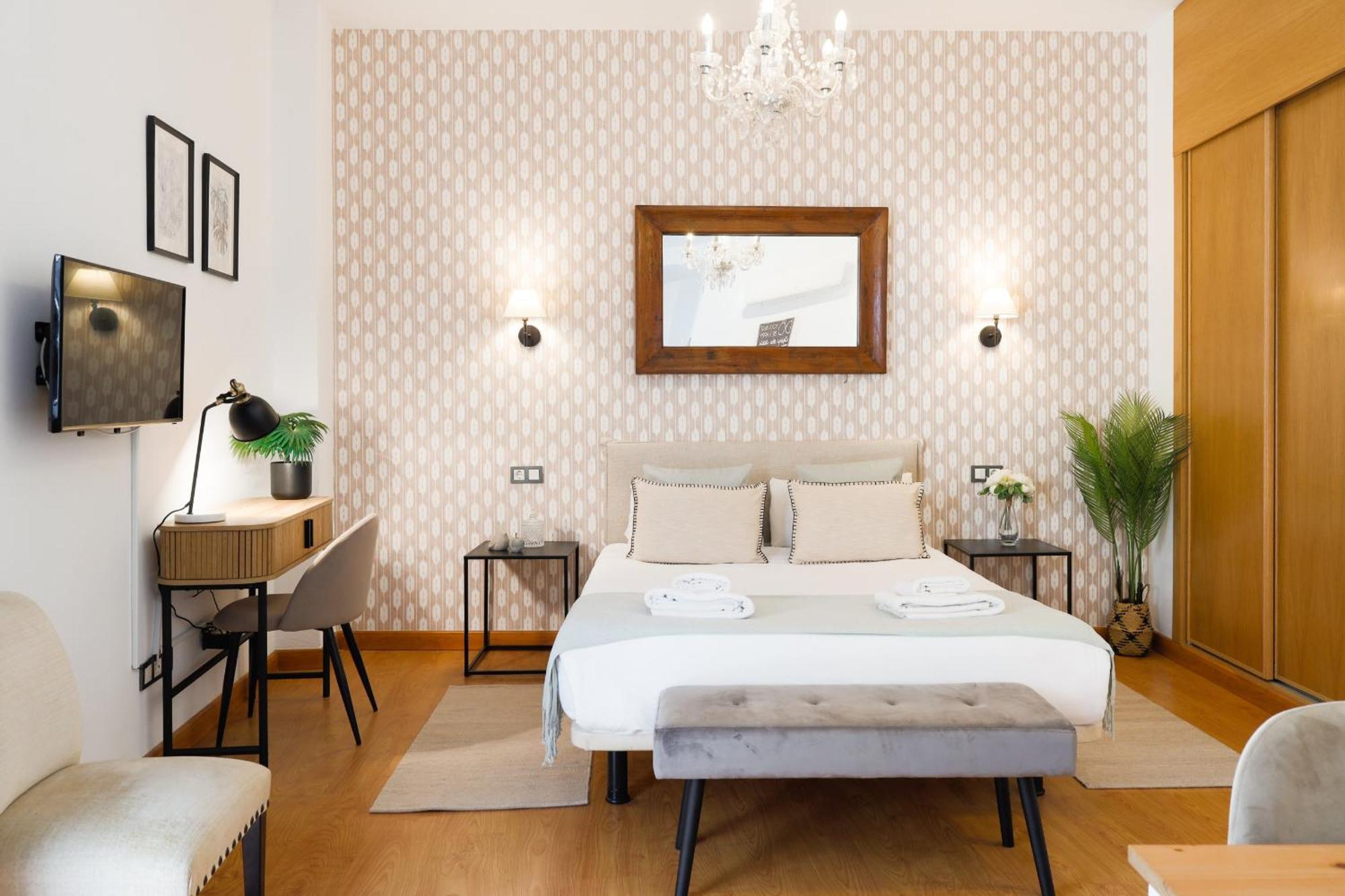 C15 - Charming Modern Studio In The Centre Малага Экстерьер фото
