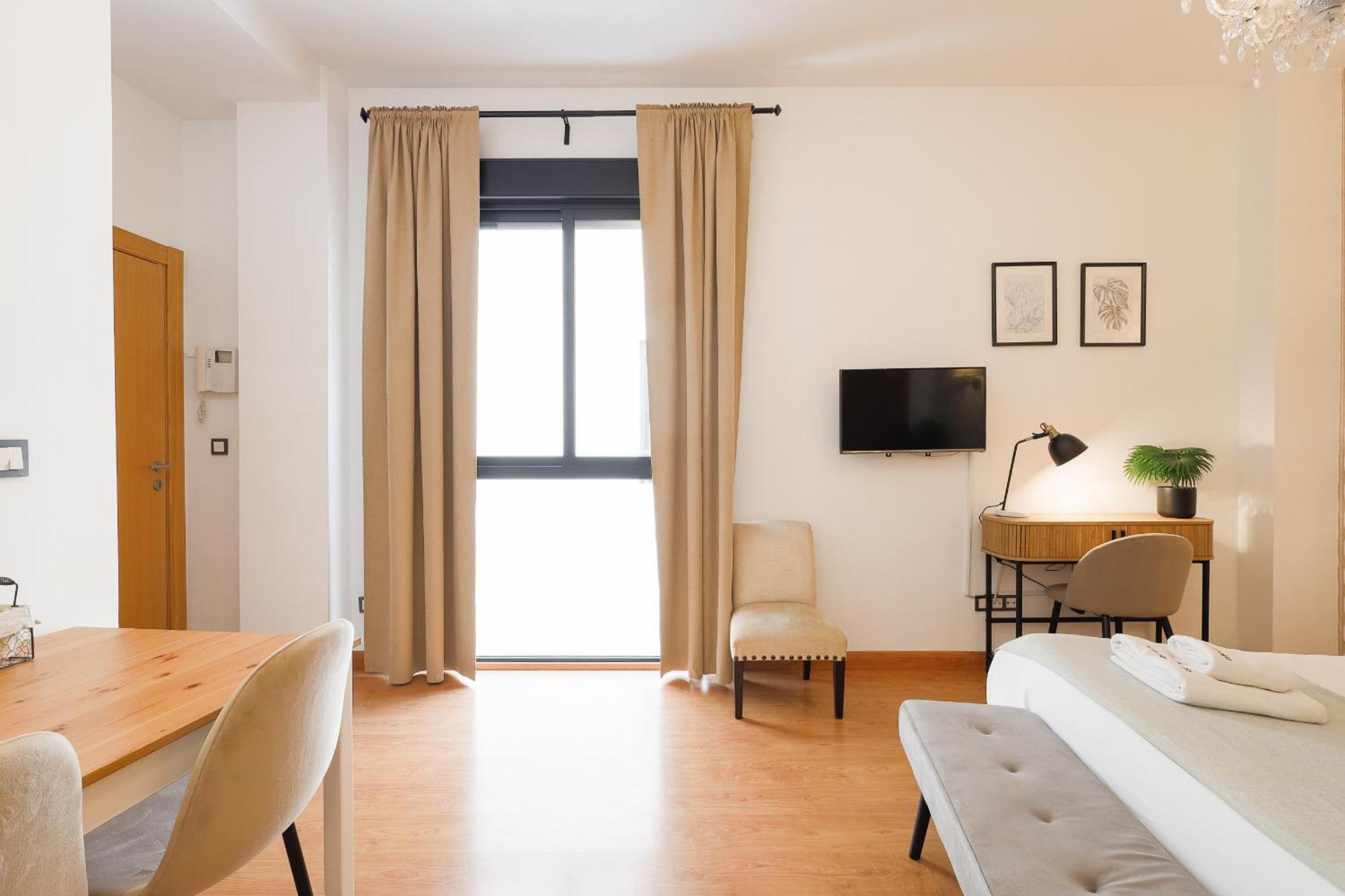 C15 - Charming Modern Studio In The Centre Малага Экстерьер фото