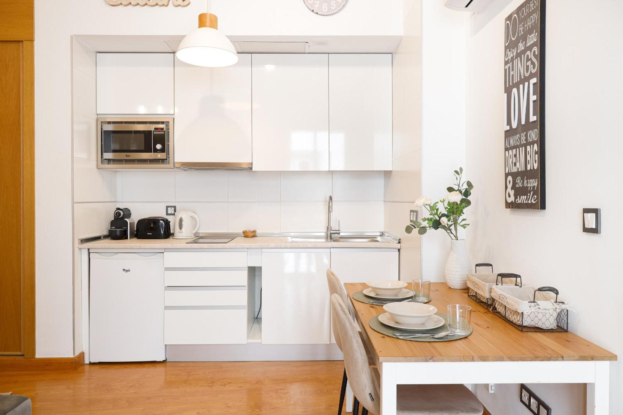C15 - Charming Modern Studio In The Centre Малага Экстерьер фото